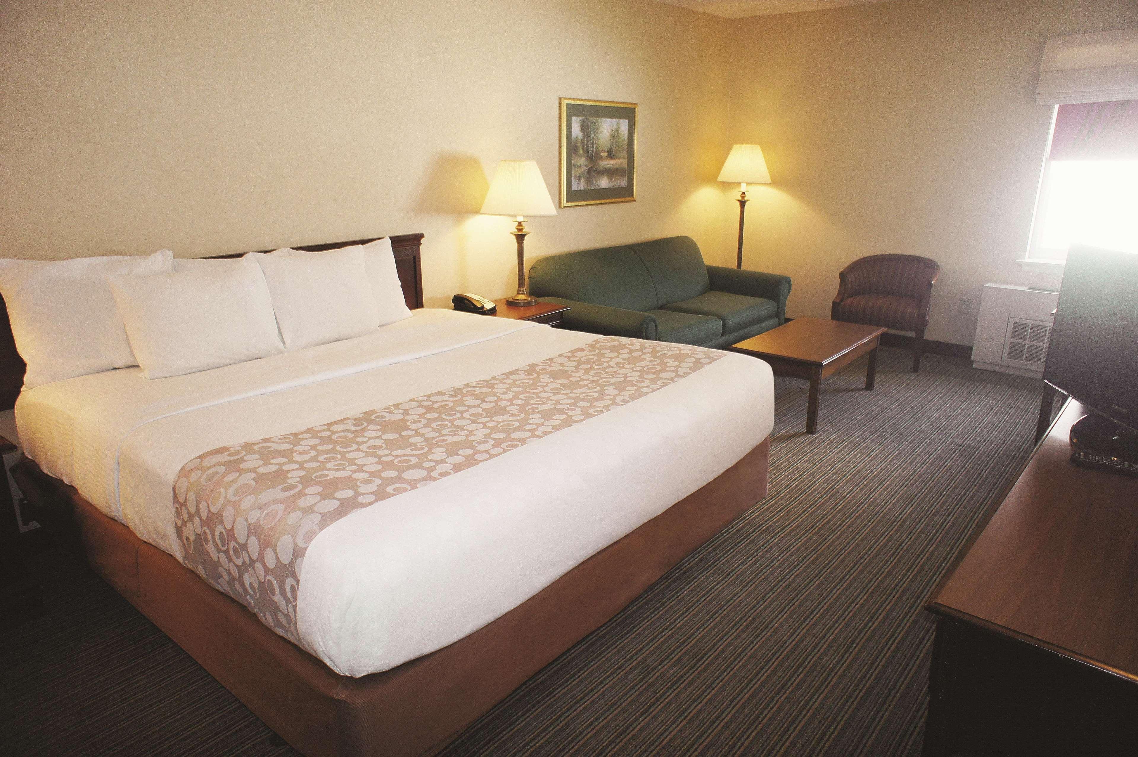 Holiday Inn Express St. Albans By Ihg מראה חיצוני תמונה