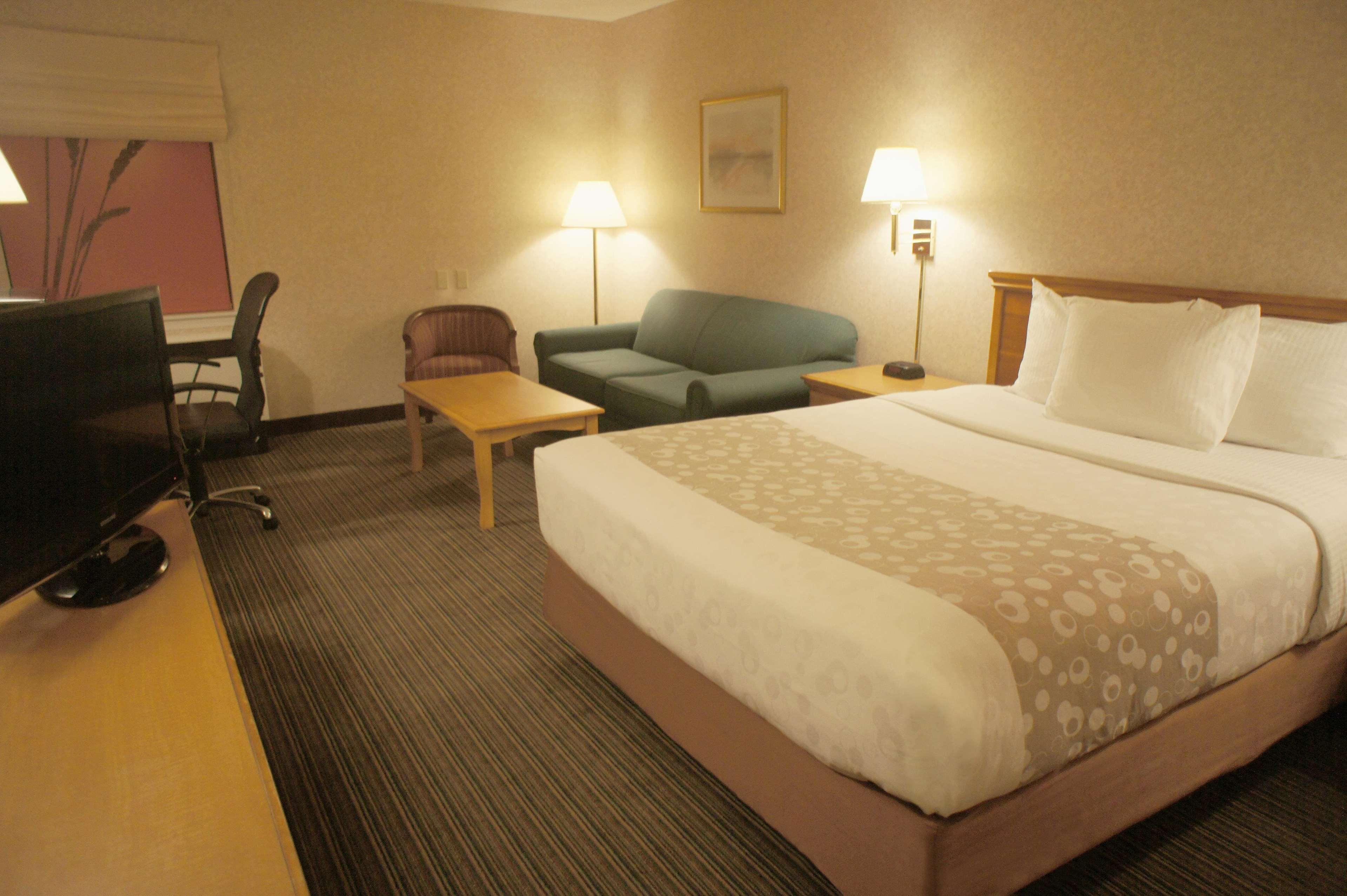 Holiday Inn Express St. Albans By Ihg מראה חיצוני תמונה