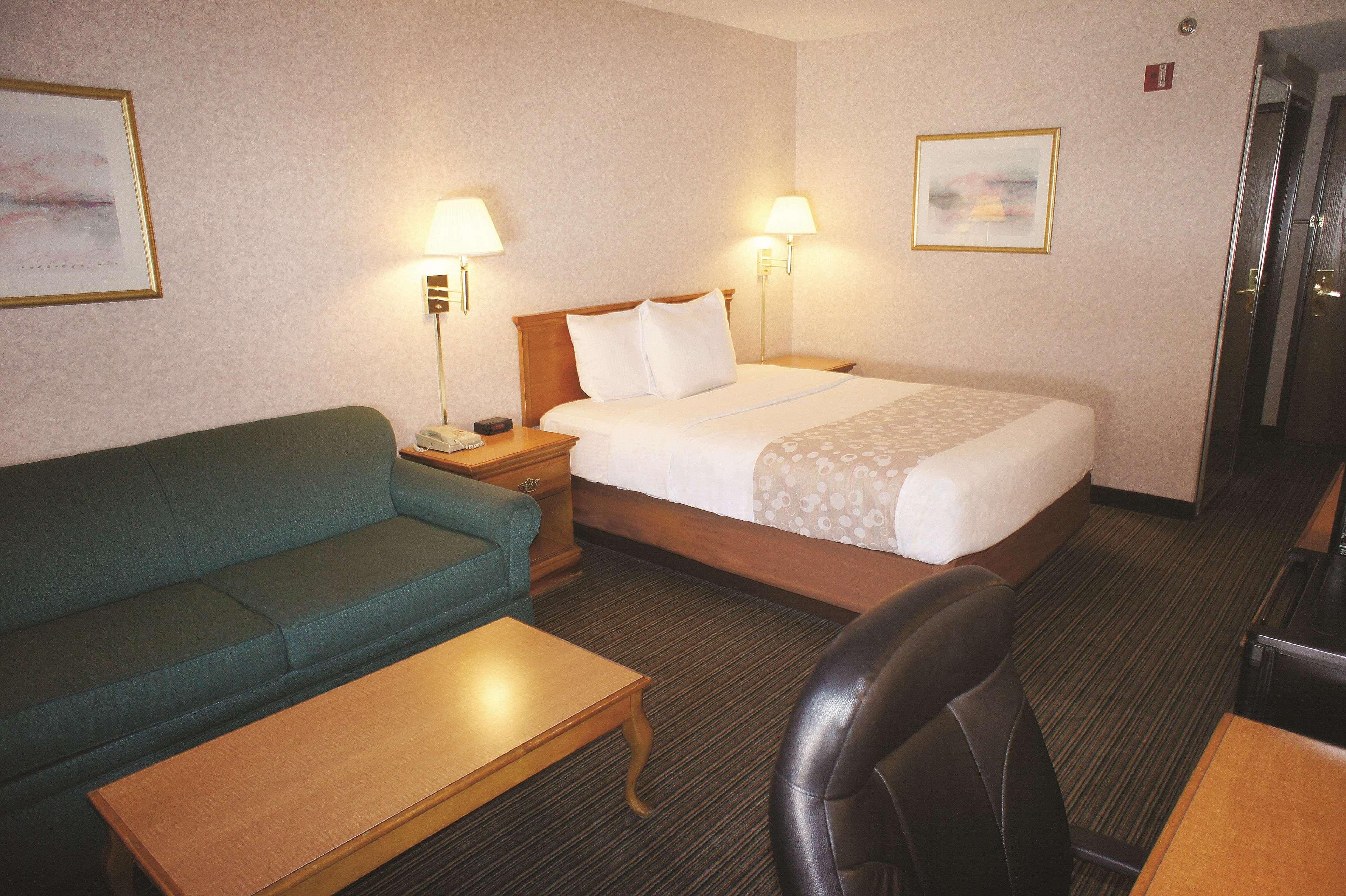 Holiday Inn Express St. Albans By Ihg מראה חיצוני תמונה