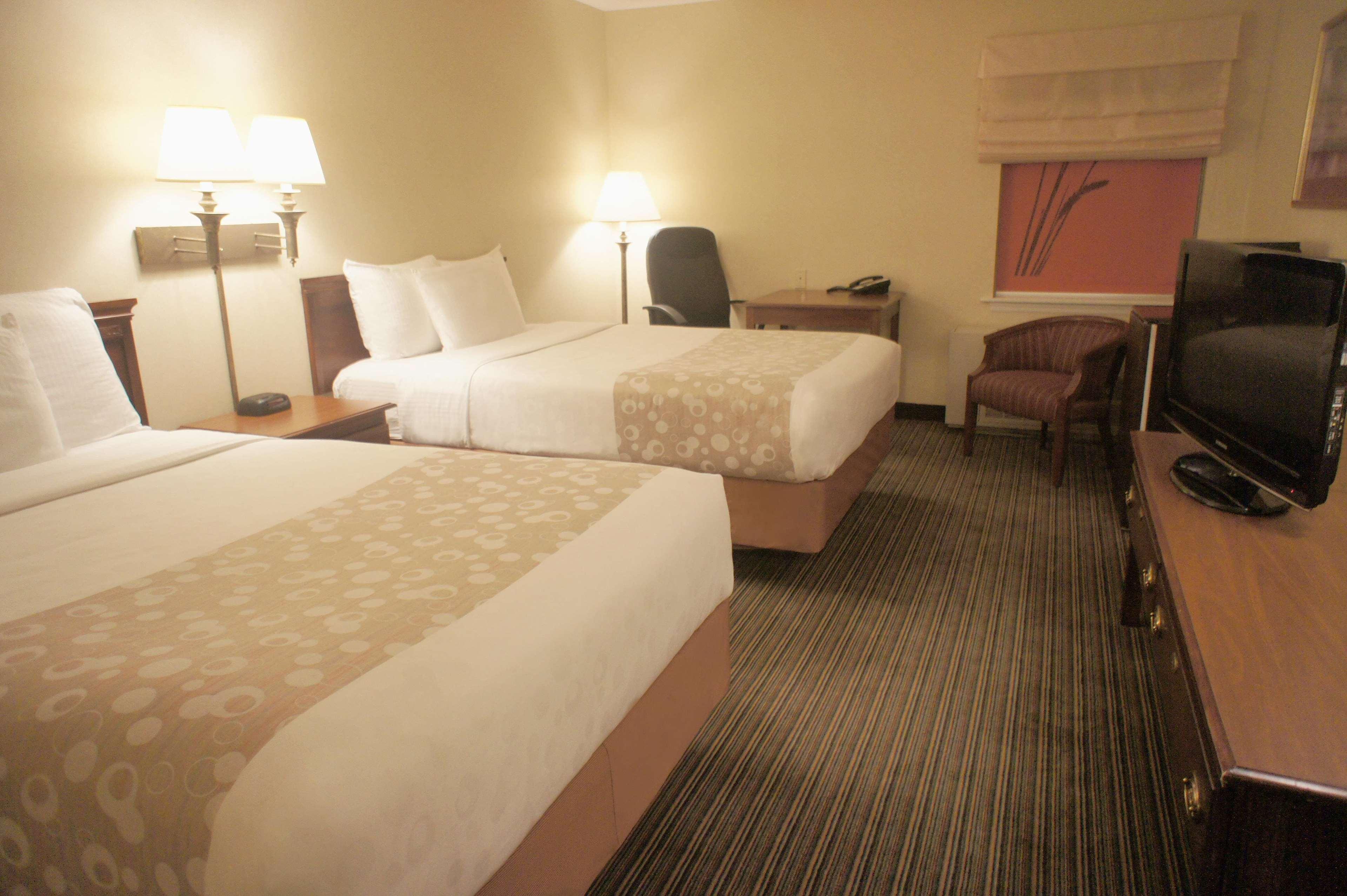 Holiday Inn Express St. Albans By Ihg מראה חיצוני תמונה