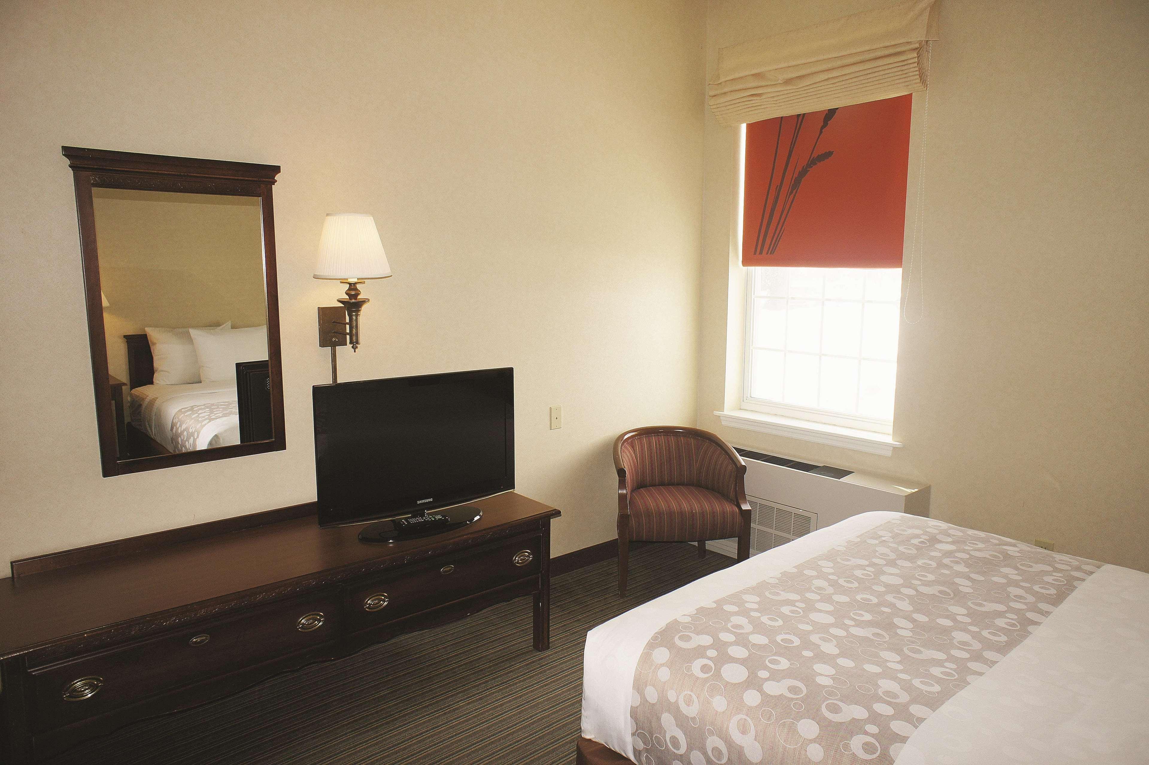 Holiday Inn Express St. Albans By Ihg מראה חיצוני תמונה