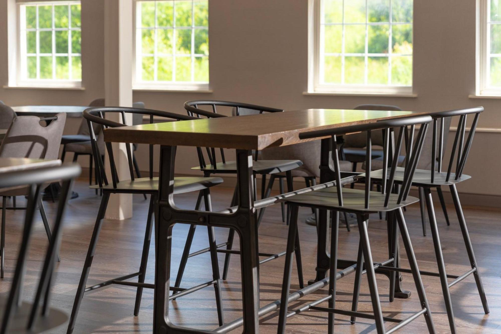 Holiday Inn Express St. Albans By Ihg מראה חיצוני תמונה