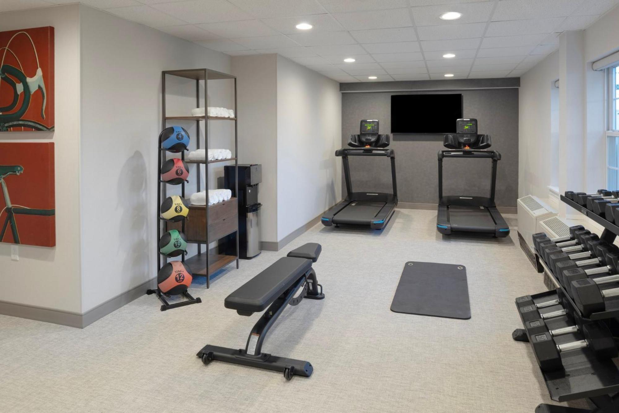 Holiday Inn Express St. Albans By Ihg מראה חיצוני תמונה