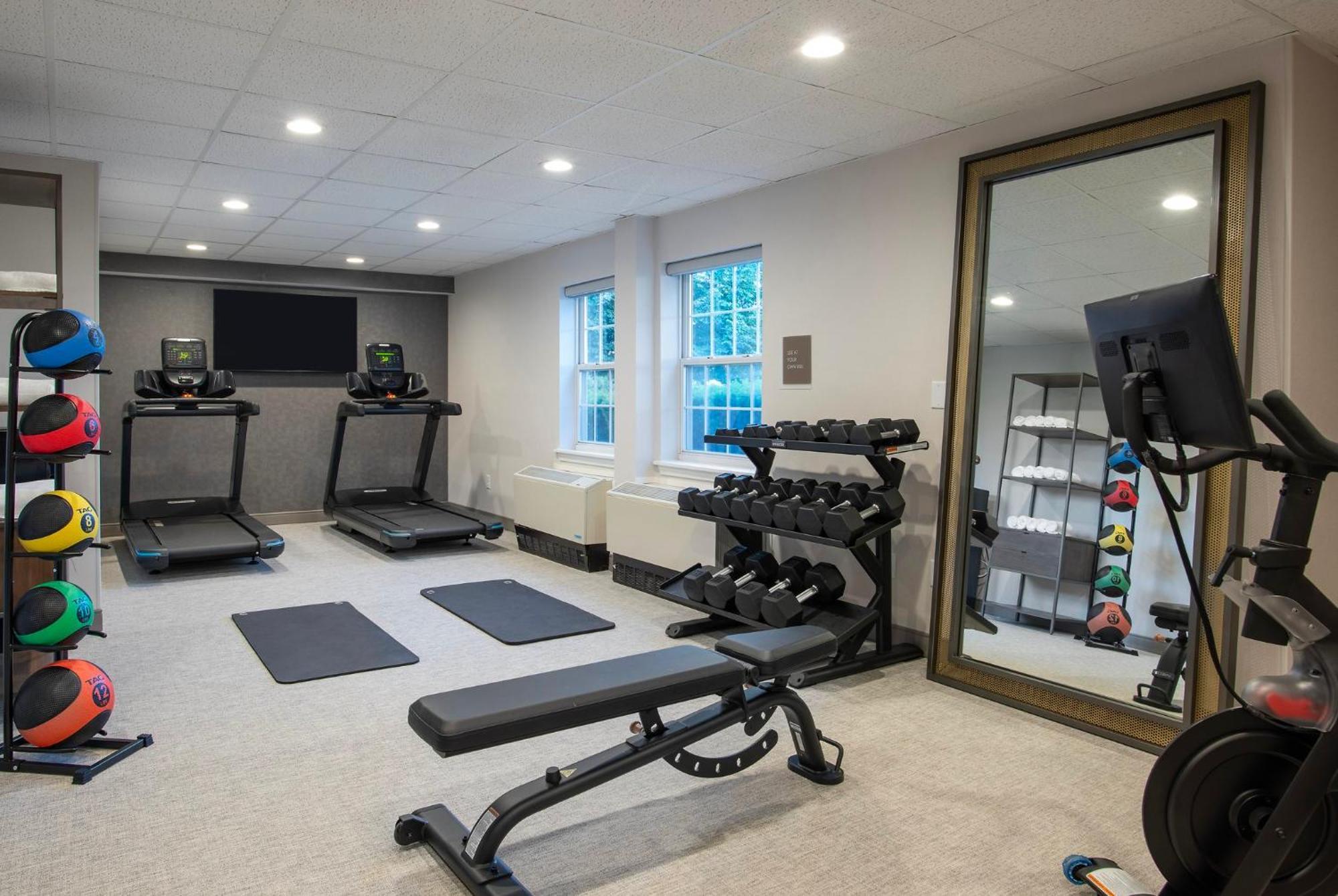 Holiday Inn Express St. Albans By Ihg מראה חיצוני תמונה